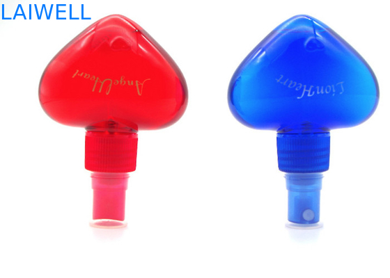 Il cuore 40ML ha modellato le brocche di plastica dell'ANIMALE DOMESTICO di profumo della capacità portatile su ordinazione dello spruzzo con il coperchio a vite