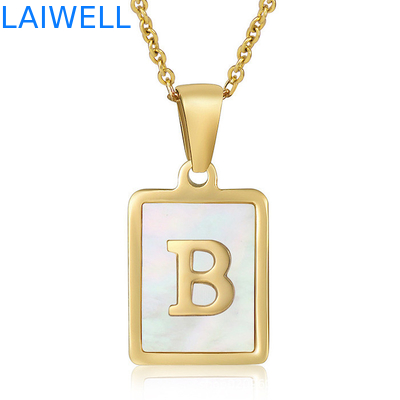 Semplice 15*12MM in acciaio inossidabile 3D Shell Letter Necklace Donna Titanio Acciaio 26 Letter Pendenti