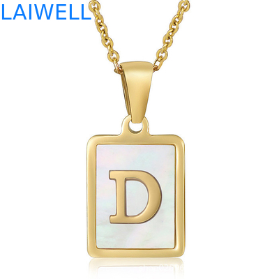 Semplice 15*12MM in acciaio inossidabile 3D Shell Letter Necklace Donna Titanio Acciaio 26 Letter Pendenti