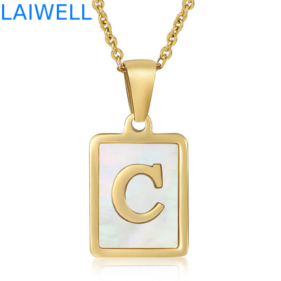 Semplice 15*12MM in acciaio inossidabile 3D Shell Letter Necklace Donna Titanio Acciaio 26 Letter Pendenti