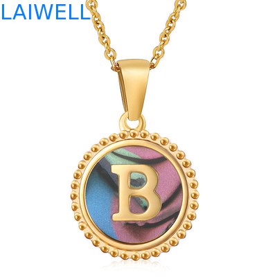 Gioielli unici 16MM 18K oro placcato in acciaio inossidabile 3D Conchiglia Lettera Collare Lettera femminile Pendenti