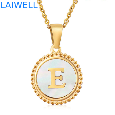 Gioielli unici 16MM 18K oro placcato in acciaio inossidabile 3D Conchiglia Lettera Collare Lettera femminile Pendenti