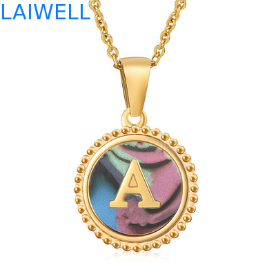Gioielli unici 16MM 18K oro placcato in acciaio inossidabile 3D Conchiglia Lettera Collare Lettera femminile Pendenti
