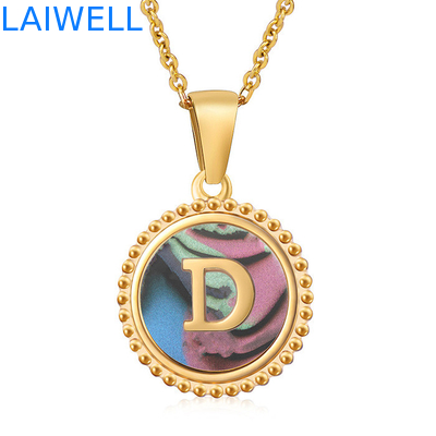 Gioielli unici 16MM 18K oro placcato in acciaio inossidabile 3D Conchiglia Lettera Collare Lettera femminile Pendenti