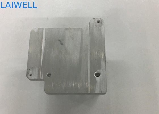 Refrigeratore elettrico personalizzato con profili in alluminio stampati CNC, estrusione per dissipazione del calore e trattamento di anodizzazione