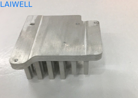 Refrigeratore elettrico personalizzato con profili in alluminio stampati CNC, estrusione per dissipazione del calore e trattamento di anodizzazione