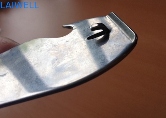 Stampaggio in metallo CNC 140*29MM Stampaggio a foratura su misura Stampaggio a sabbia d'argento Blasting Metal Ferro Vernice Lavoratore di lattine per il mercato mondiale