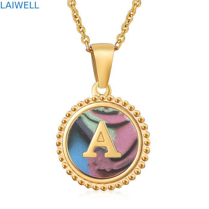 Gioielli unici 16MM 18K oro placcato in acciaio inossidabile 3D Conchiglia Lettera Collare Lettera femminile Pendenti