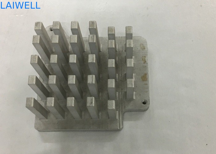Refrigeratore elettrico personalizzato con profili in alluminio stampati CNC, estrusione per dissipazione del calore e trattamento di anodizzazione