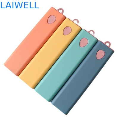 Disegno elegante portatile sostenibile Set di posate a 4 PC Servitaio da tavola Accenti Amico dell'ambiente Grano paglia Fibra resistente al calore e materiali ecologici per alte temperature